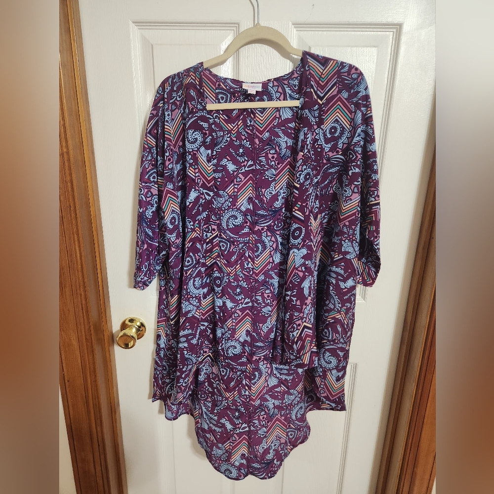 LulaRoe Lindsay Light Weight Sheer Cover-Up Size Medium NWT